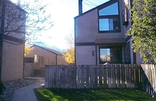 2 Bedroom Condo in South Boulder!