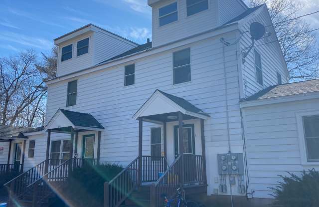 University Student Rental- Available for the 2026-2027 School Year!! Heat  Hot water Included