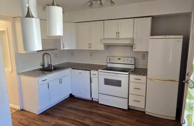 1424 Thomaston Avenue