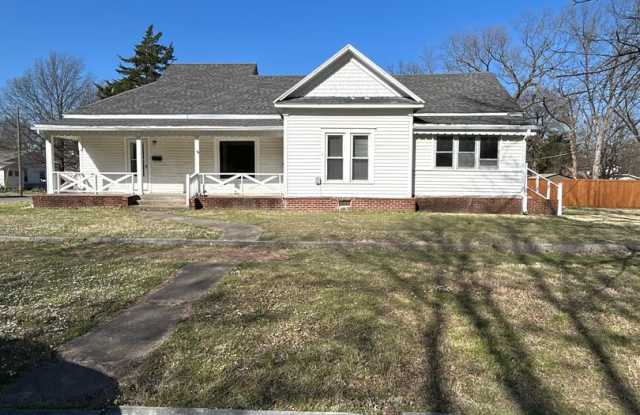 Remodeled And Very Adorable 3 Bedroom/2 Bathroom House
