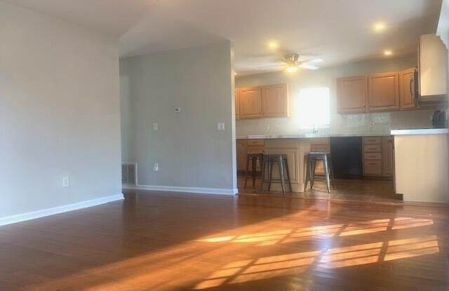 1560 Whittier Avenue