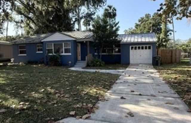 Photo of 332 South Seneca Boulevard