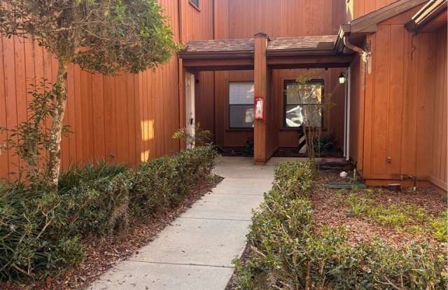 2701 NE 10th Street