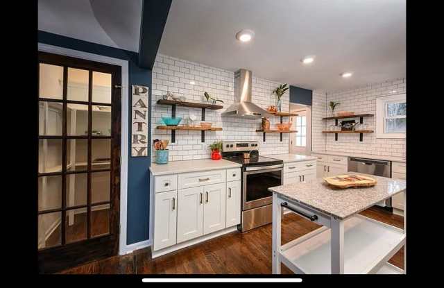 16823 Northview Drive