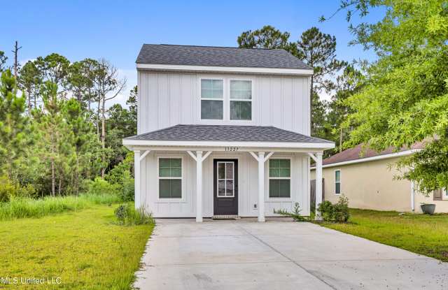13227 Willow Oak Circle
