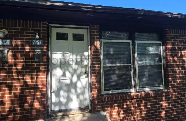 Photo of 751 South Governeour Road