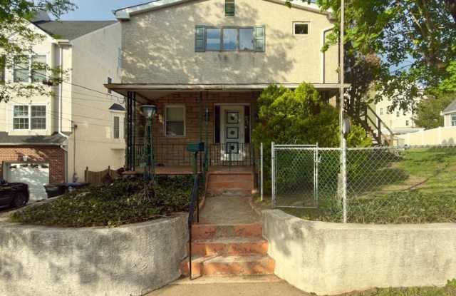 422 W 6TH AVENUE