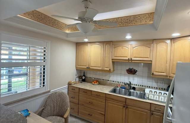 1 bed 1 bath FURNISHED unit in Whiskey Creek