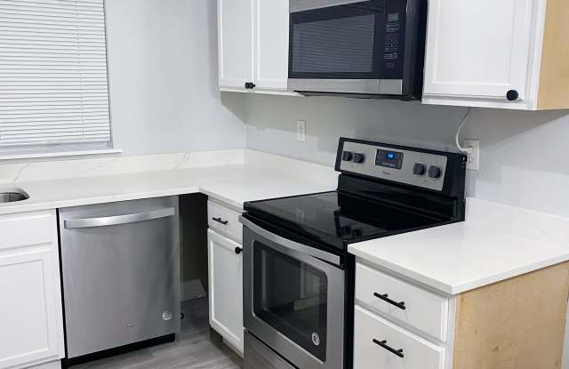 Photo of 10318 15th Avenue Court East