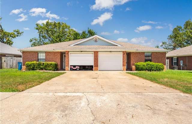 49 Holly  DR