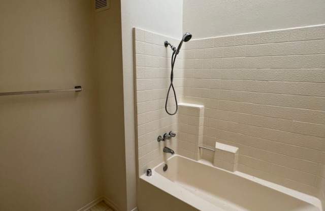 2 Bedroom 2.5 bath townhouse