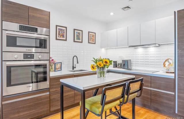 1110 Madison Street unit: 3B