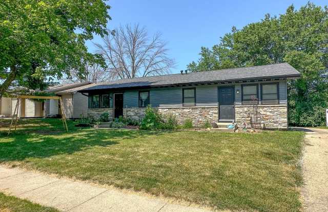 1317 Woodstock Ave - 1317 Woodstock Avenue, Ames, IA 50014