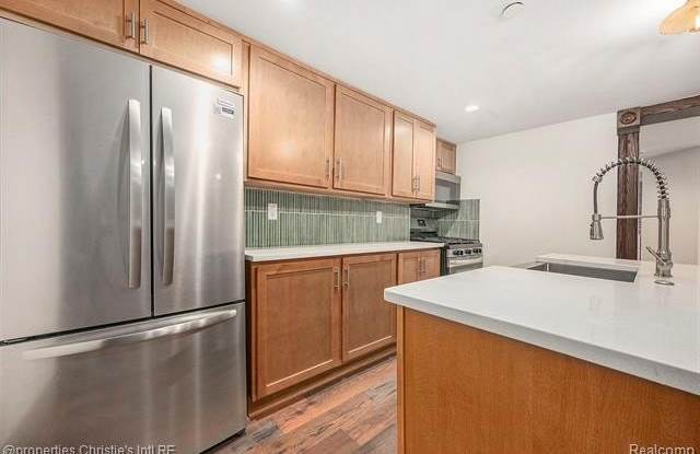 701 W Canfield Street