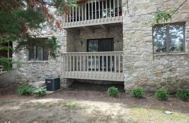 104-7 E Green Meadows Rd