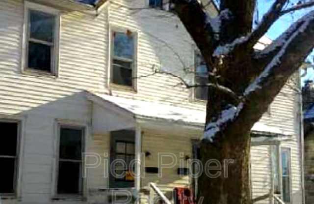 311 N Chicago Ave