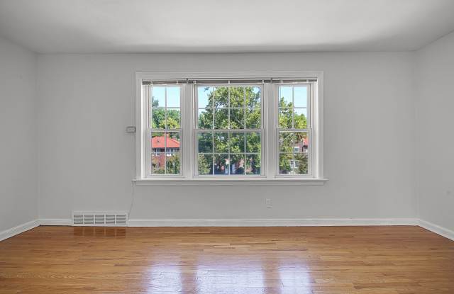 7318 Pershing Avenue - 2W