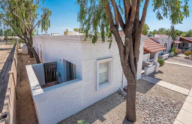 10807 W NORTHERN Avenue