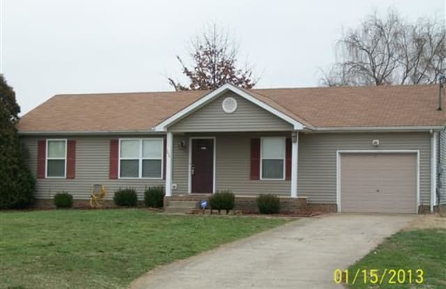 246 Waterford Drive - 246 Waterford Drive, Oak Grove, KY 42262