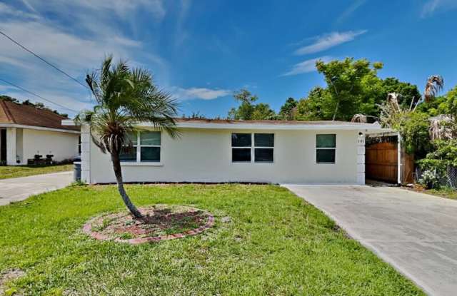 2141 Mango Ave