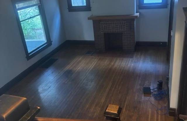 407 East 14th Avenue