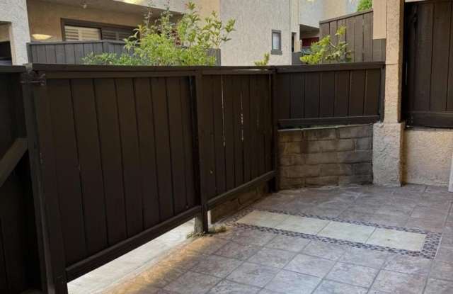 108 N Chapel Avenue 5