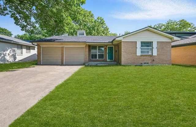 Photo of Marvelous 3-Bed Home in the Heart of Sherman Over 10,000 Sq Ft Lot!