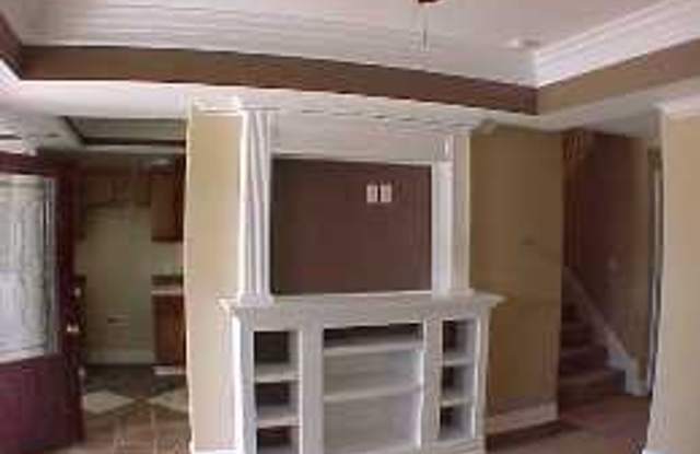 3 Bedroom 2 Bath Cottage Style Home with Large Den