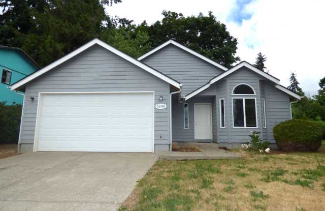 Rent Special: 1/2 Off July's Rent!! 3 bed 2 bath House in South Salem!
