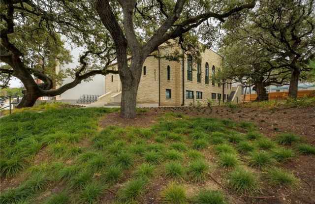 Photo of 211 West Johanna Street