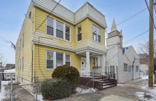 599 S 18Th St - 599 South 18th Street, Newark, NJ 07103