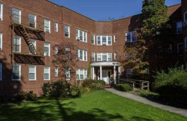 365 Stewart Ave Unit E31