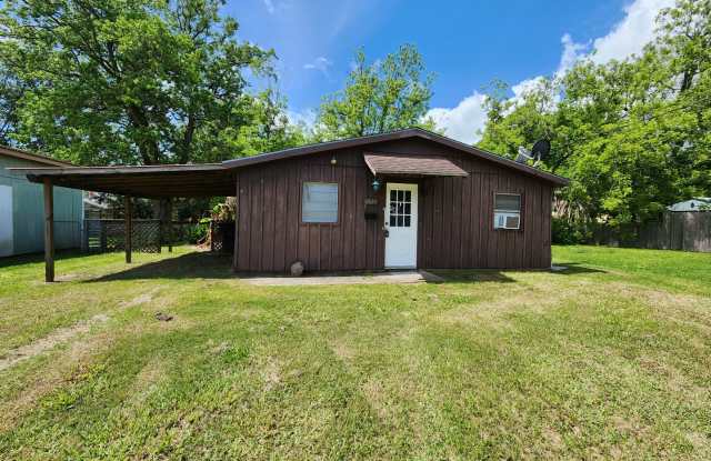 2619 Second Ave, Groves, TX 77619