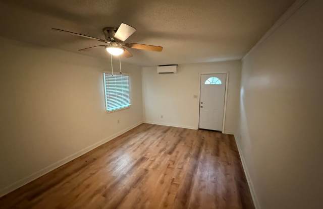 Beautiful Split level home with tons of upgrades!!