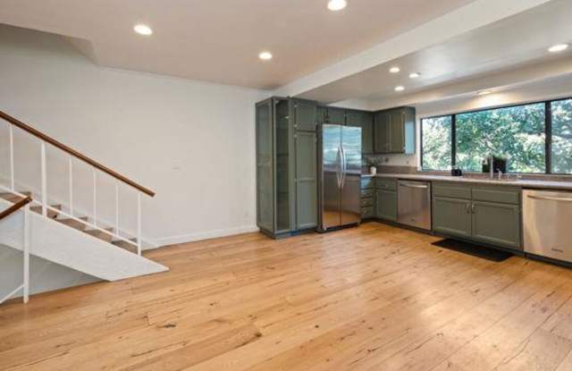 407 South Spalding Drive