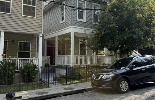 Photo of 1328 Morris Rd SE