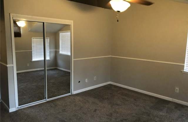 Photo of 3392 W Shields Ave