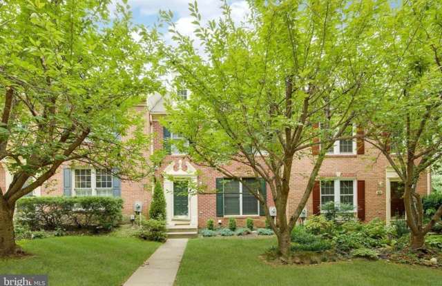 Spacious 3bd 2.5bth Townhome for Rent in Mays Chapel North
