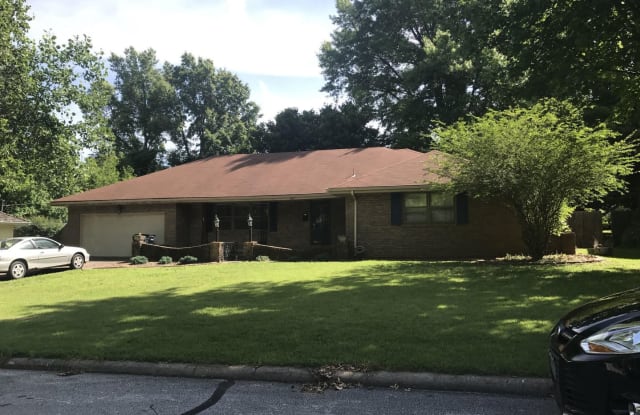 827 W. Primrose - 827 West Primrose Street, Springfield, MO 65807