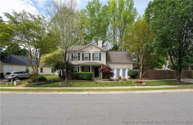 Room in 5 Bedroom Home at Feldspar Way