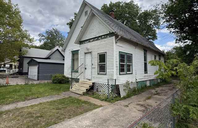 415 E Division St