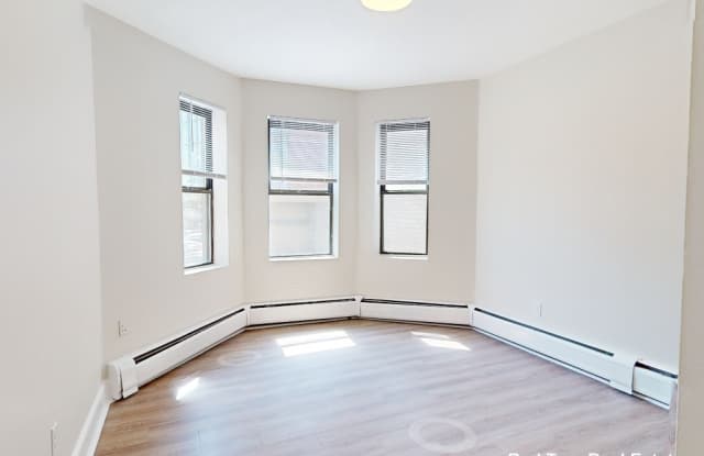 833 Beacon St