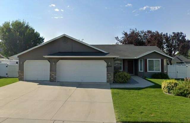 Newer updated home in a great neighborhood!!!