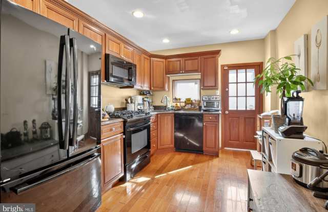 Photo of 818 BELGRADE Street