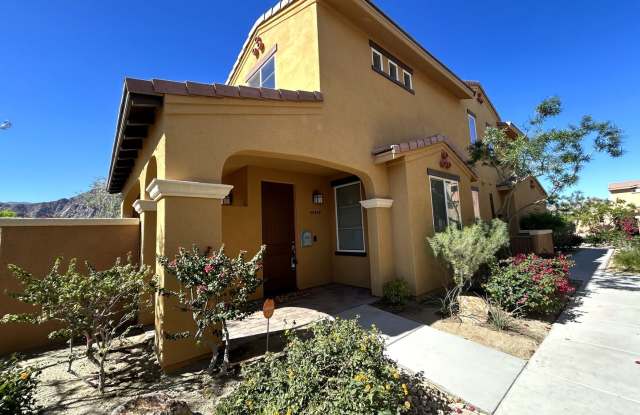 COMING SOON!! GORGEOUS 2 Bed 2.5 Bath Condo in La Quinta!