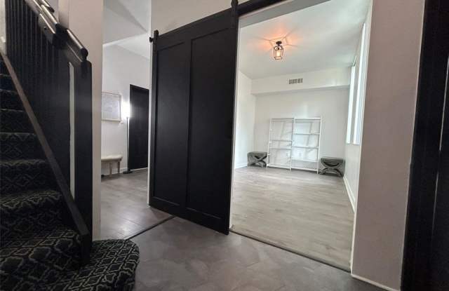 2142 Van Buren Street