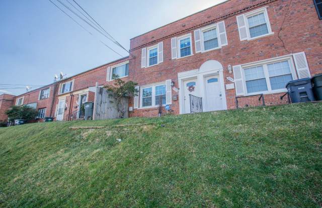 Fully Furnished Gorgeous 2 BR/2 BA Townhome in Deanwood! - 4925 Just Street Northeast, Washington, DC 20019