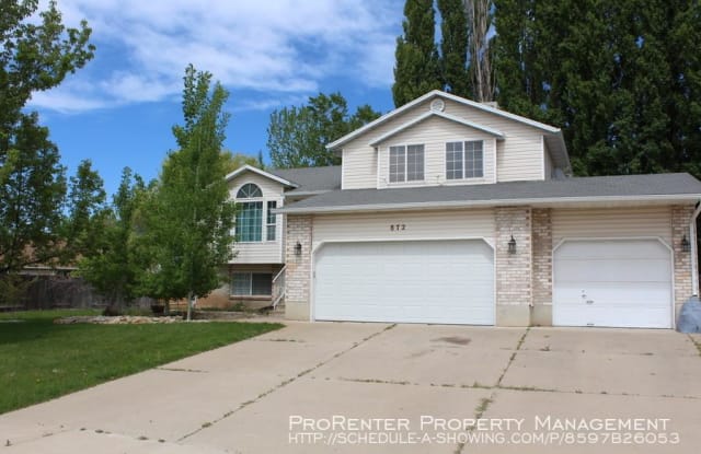 872 W 1220 N - 872 West 1220 North, Clinton, UT 84015