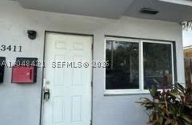 3411 NW 9th Ct