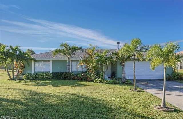 430 NW 5th ST - 430 Northwest 5th Street, Cape Coral, FL 33993